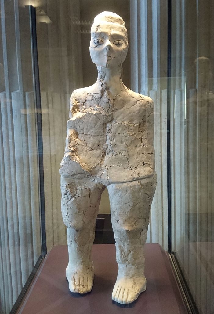Estátua de forma humana a mais antiga do Louvre